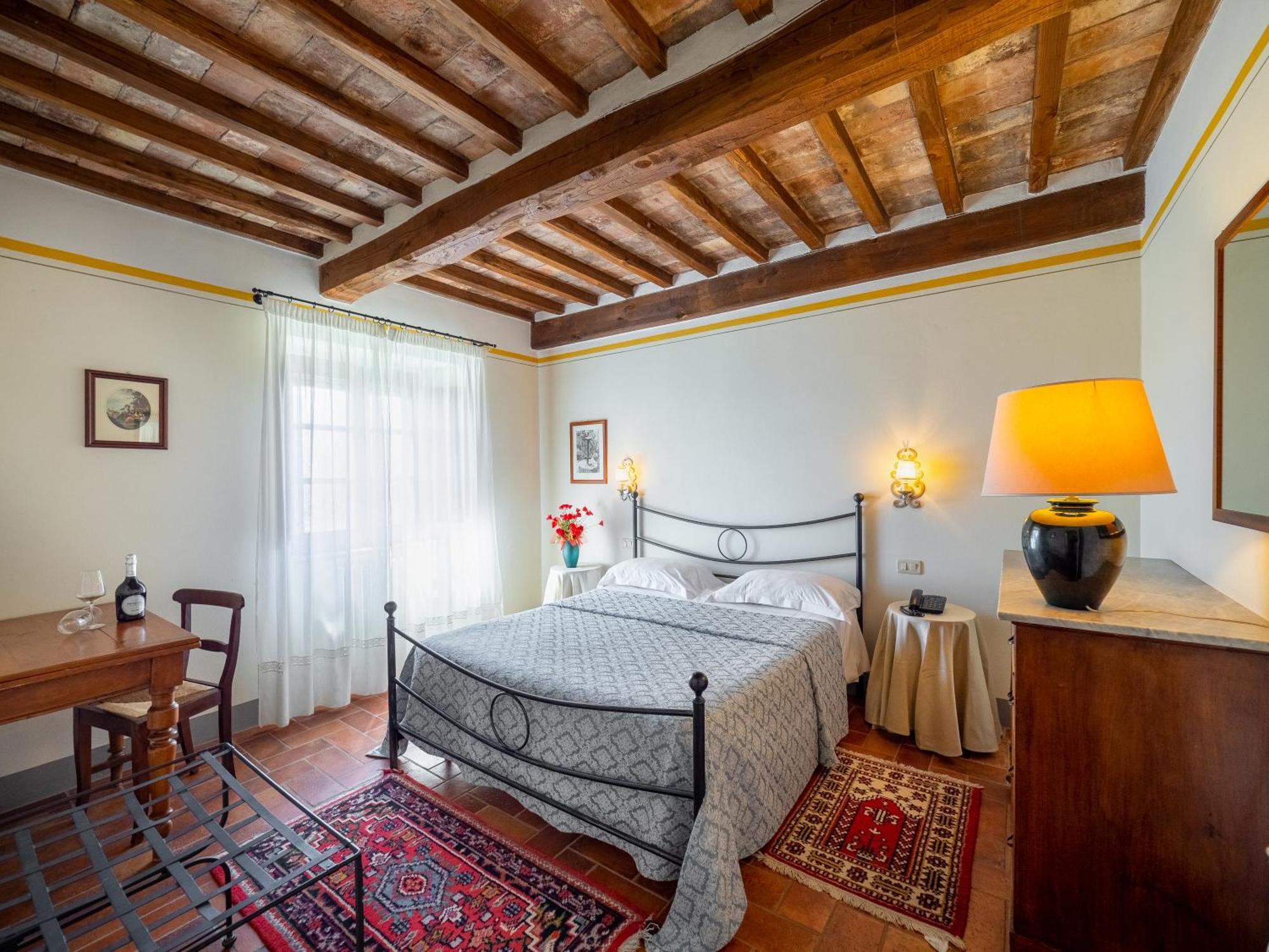 Borgo San Pietro 4*